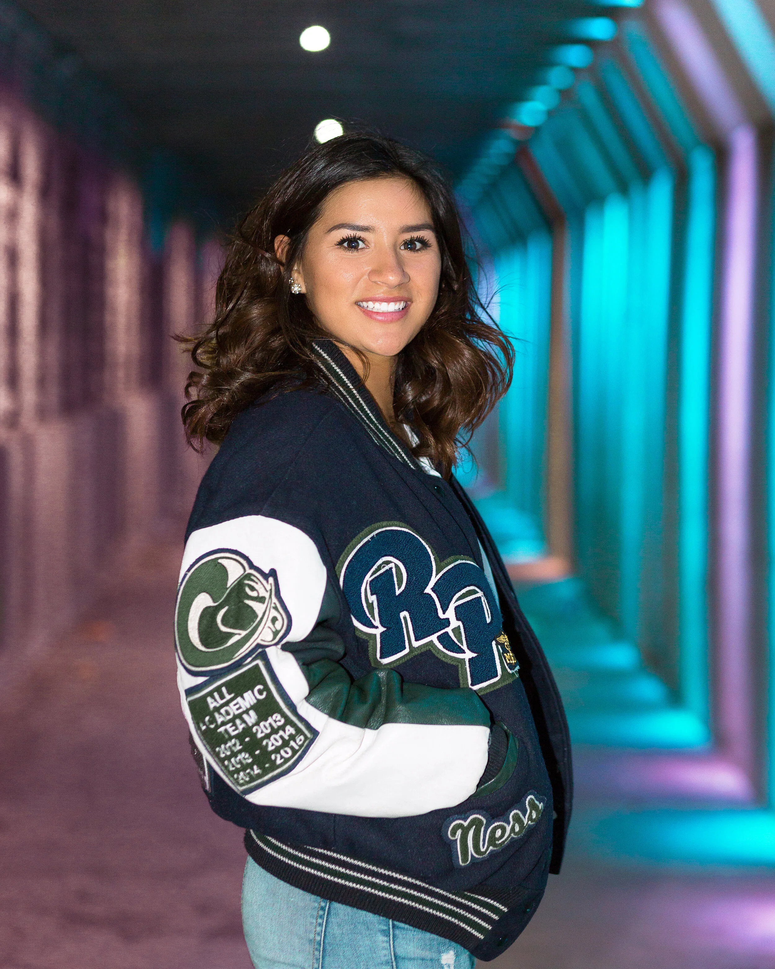 MV_17_04__vanessa_gallegos_350.jpg