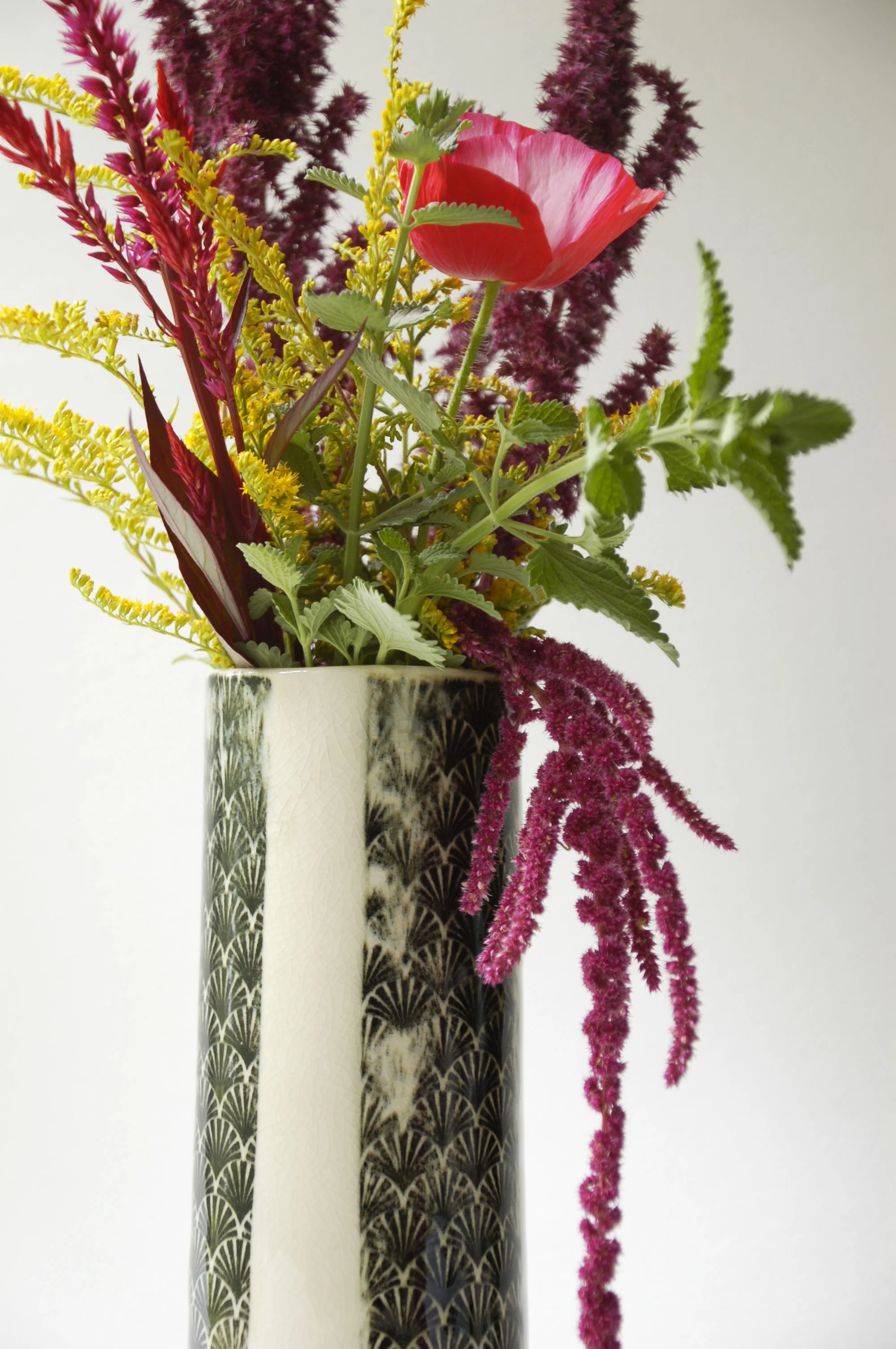 black white vase 1.jpg