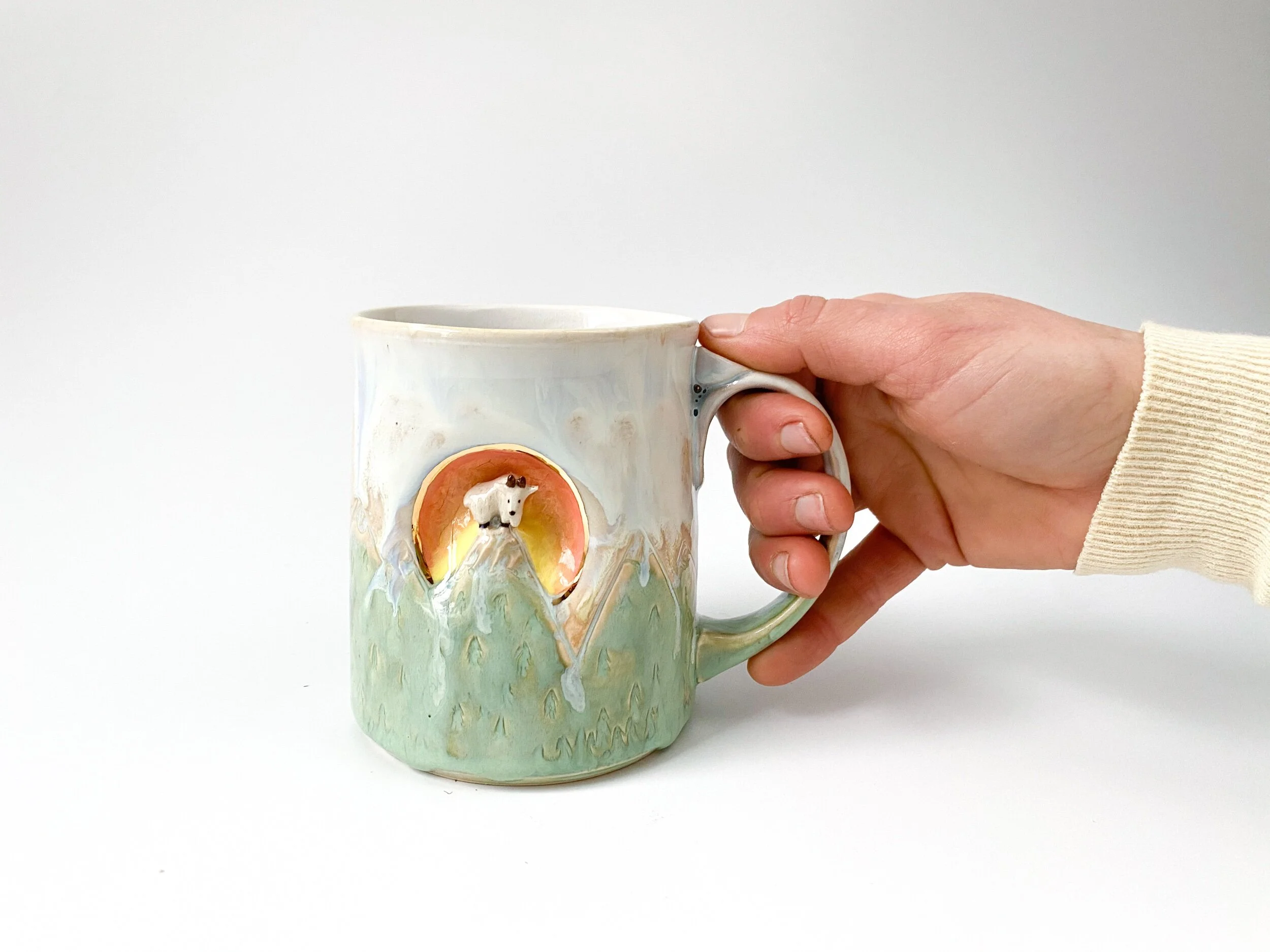 FDD6CBA5-8DB6-4E23-94CC-FF8B2432467D