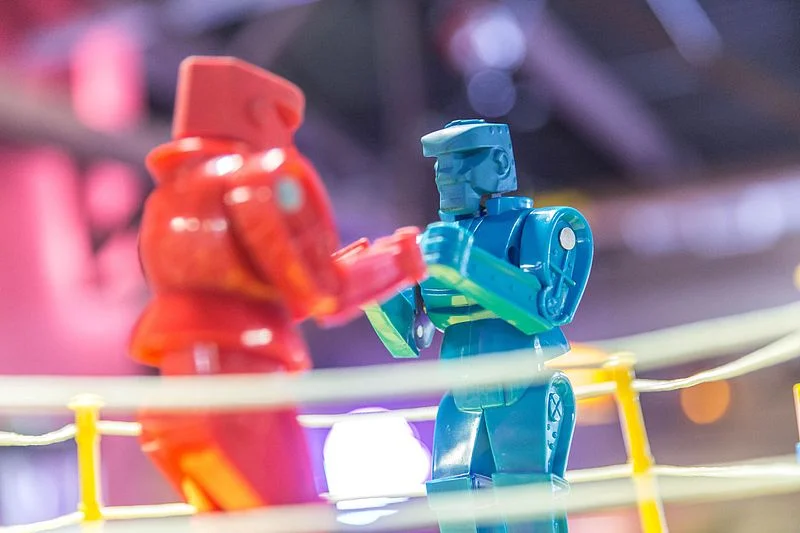 Rock_'em_Sock_'em_Robots_Game.jpg