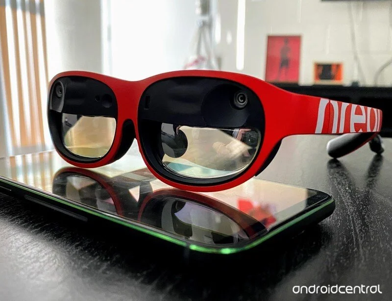 nreal_glasses_on_iphone.jpg