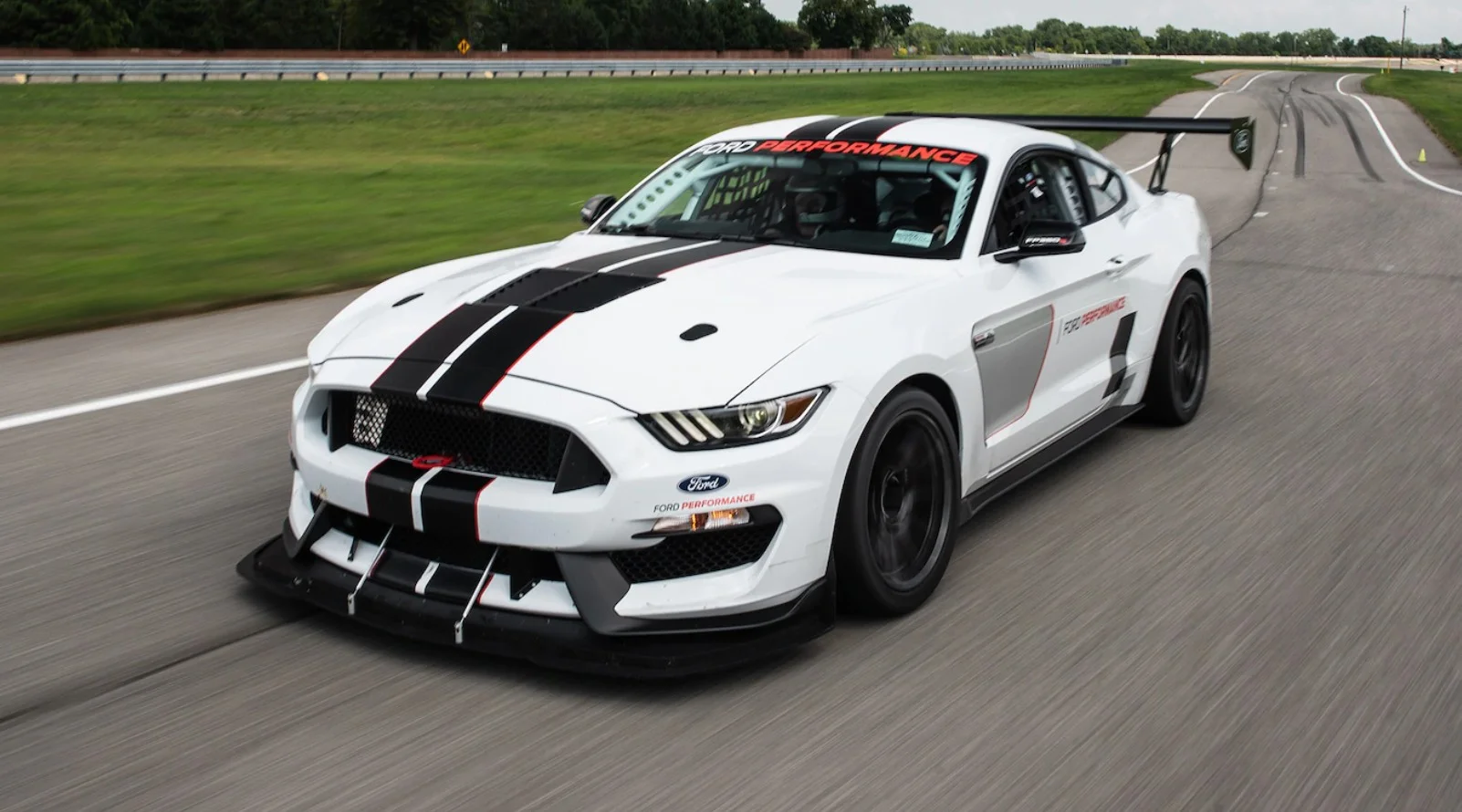 2017-ford-mustang-fp350s.jpg