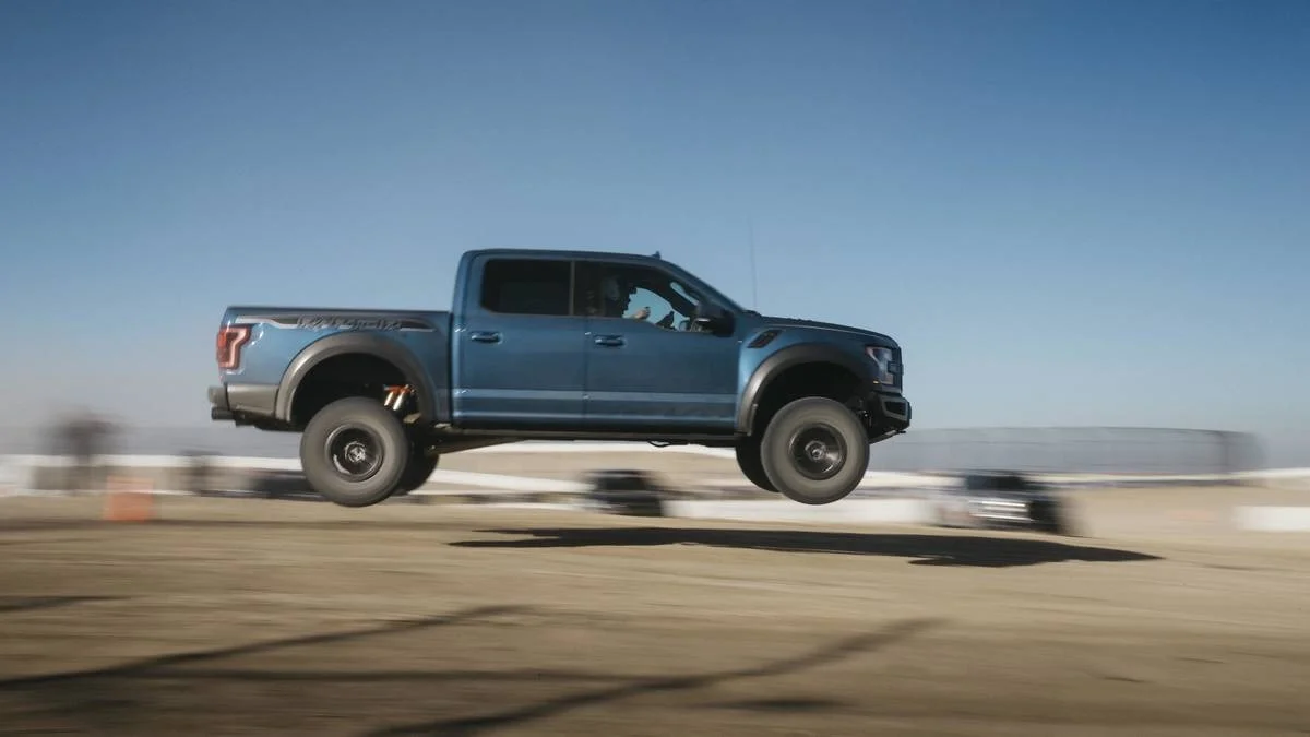 2019-ford-f150-raptor.jpg