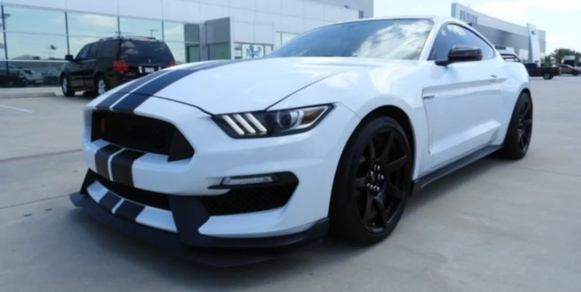 2016-ford-mustang-shelby-gt350r-planet-ford.jpg