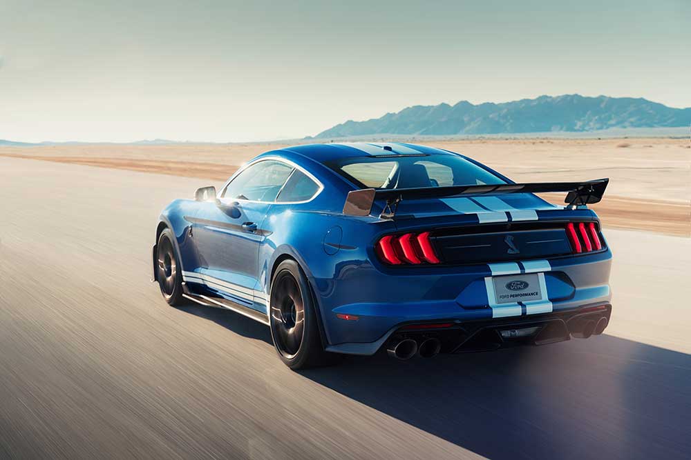  Ford Mustang Shelby GT5 logra
