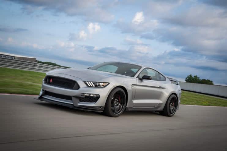 2020-ford-mustang-shelby-gt350r.jpeg