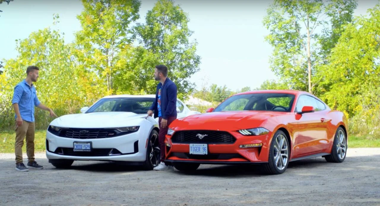2019-ford-mustang-ecoboost-vs-2019-chevrolet-camaro-1lt-throttle-house-carscoops.jpg