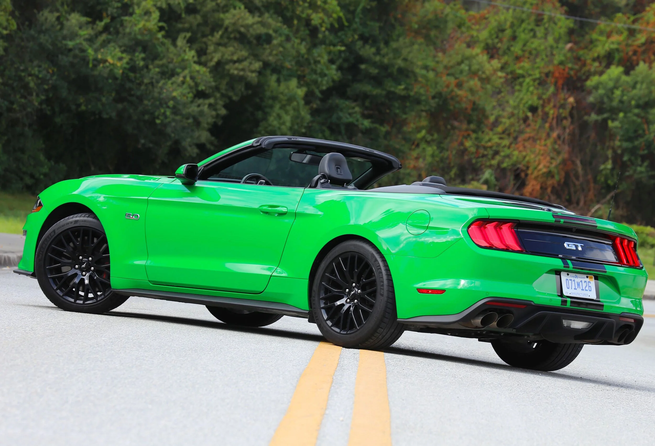 2019-ford-mustang-gt-convertible-need-for-green.jpg