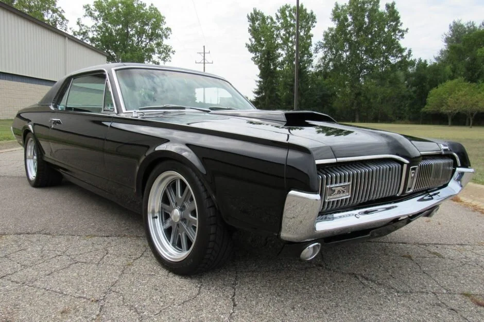 For Sale: 1967 Mercury Cougar (modified, black, 333ci V8, 4-speed auto)