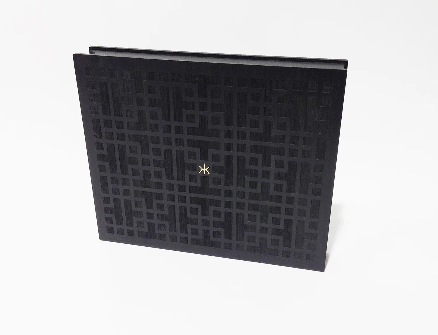 To attract some of the top architects in the world, Hakkasan approached me to design a container to house their invitation to bid for the design of their new hotel in Dubai. 