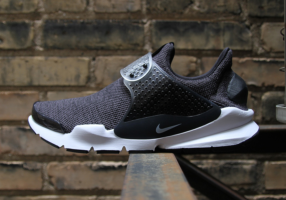 nike-sock-dart-se-knit-911404-002.jpg