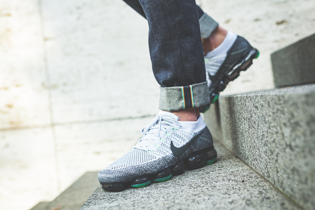 Nike-Air-Vapormax-Flyknit-Dark-Grey-Multicolor-1.jpg
