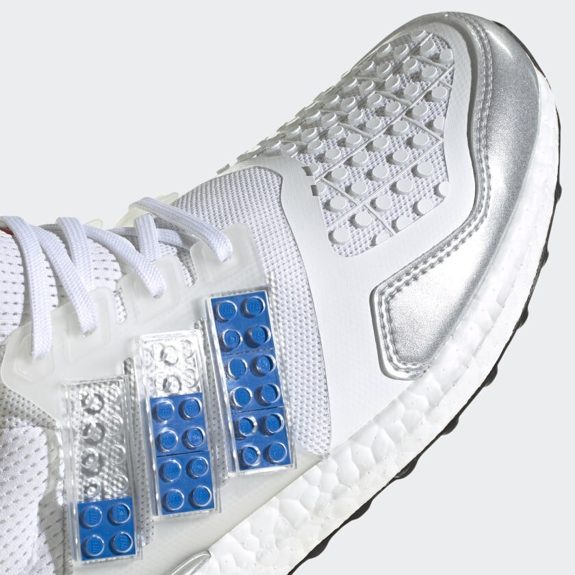 adidas_Ultraboost_DNA_x_LEGO(r)_Plates_Shoes_White_FY7690_41_detail.jpeg