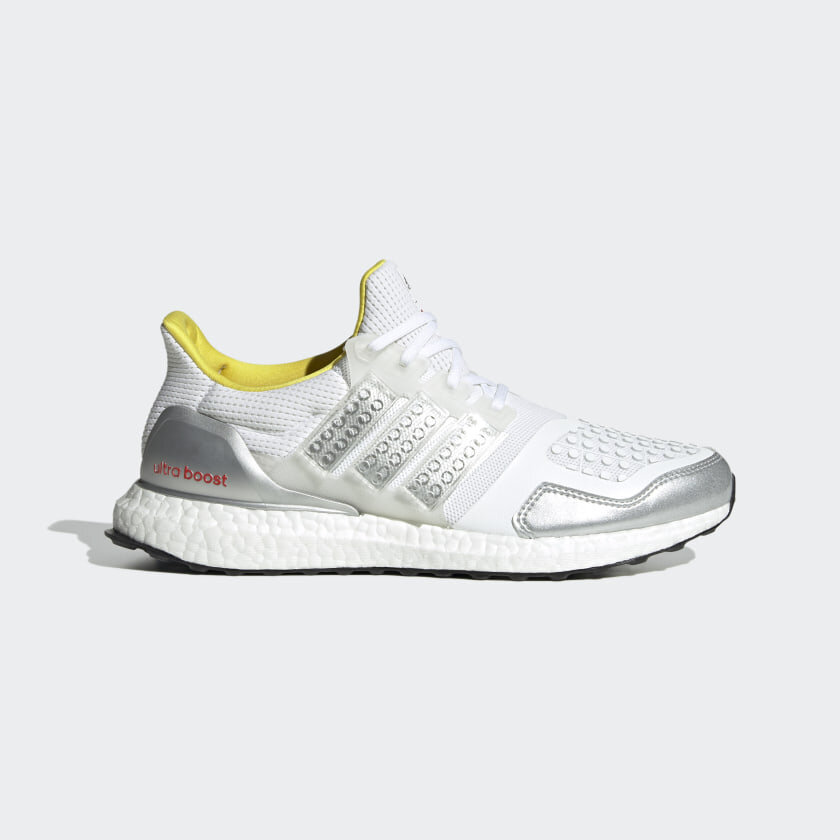 adidas_Ultraboost_DNA_x_LEGO(r)_Plates_Shoes_White_FY7690_01_standard.jpeg