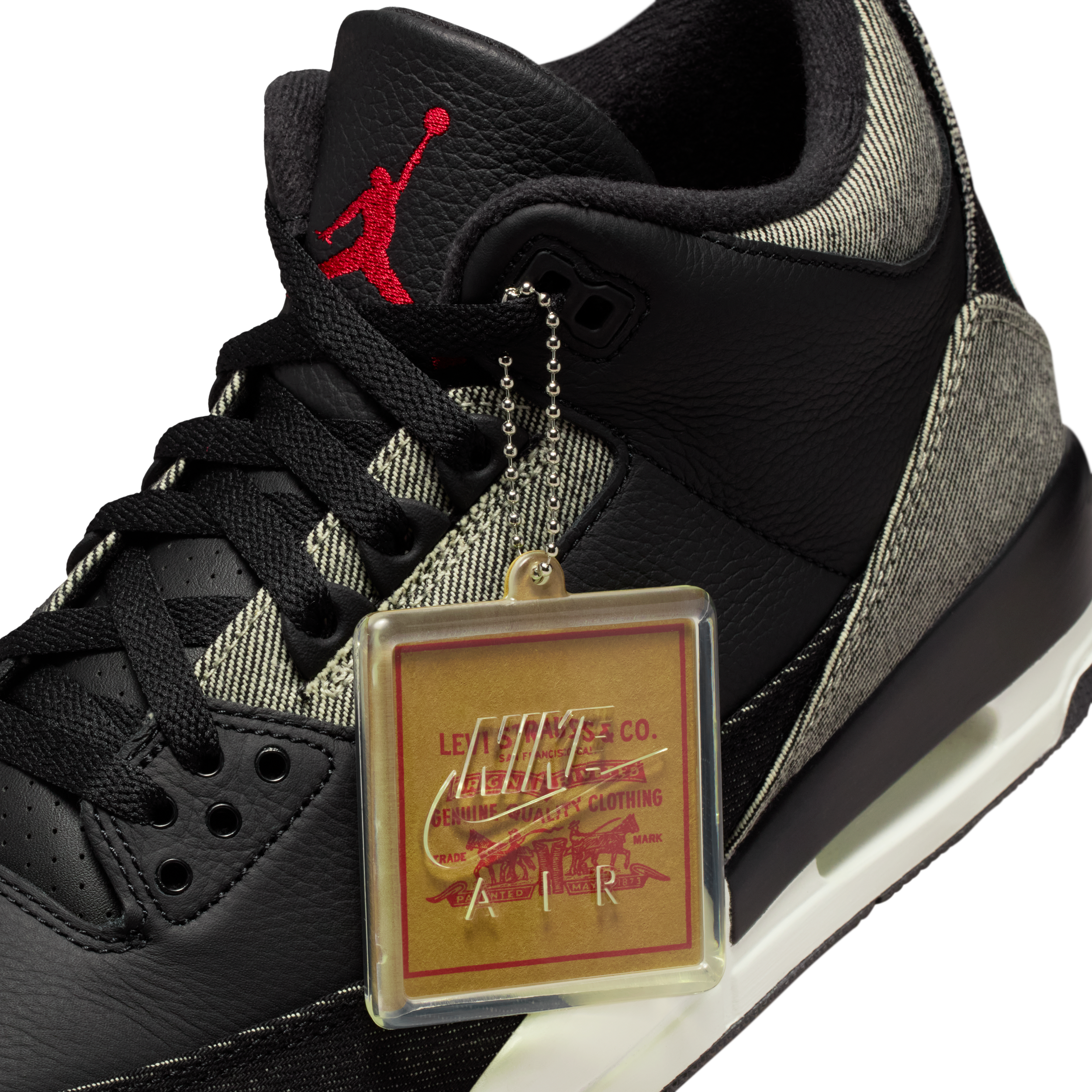 air-jordan-3-10-levis-black-and-white-男-pMXcZwc4-9.png