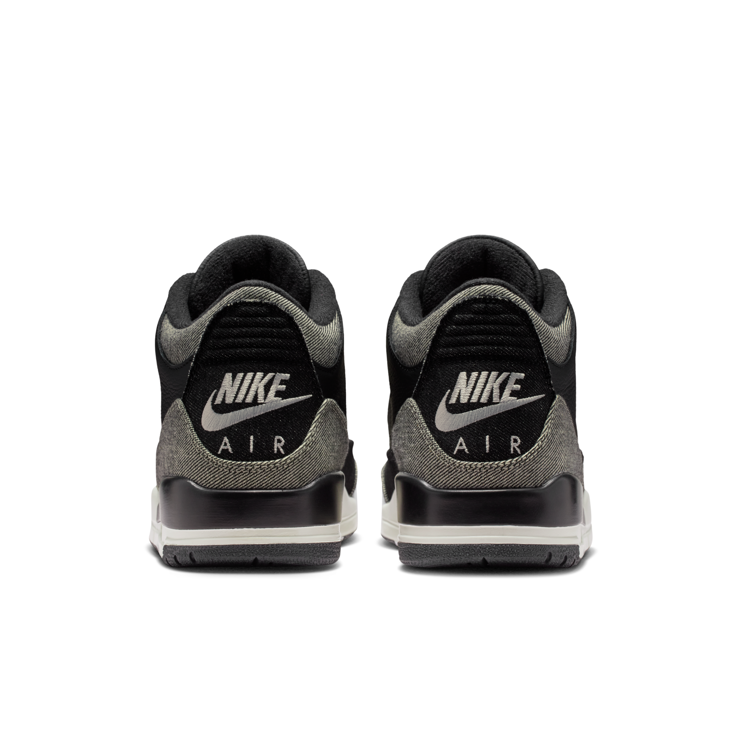 air-jordan-3-10-levis-black-and-white-男-pMXcZwc4-5.png