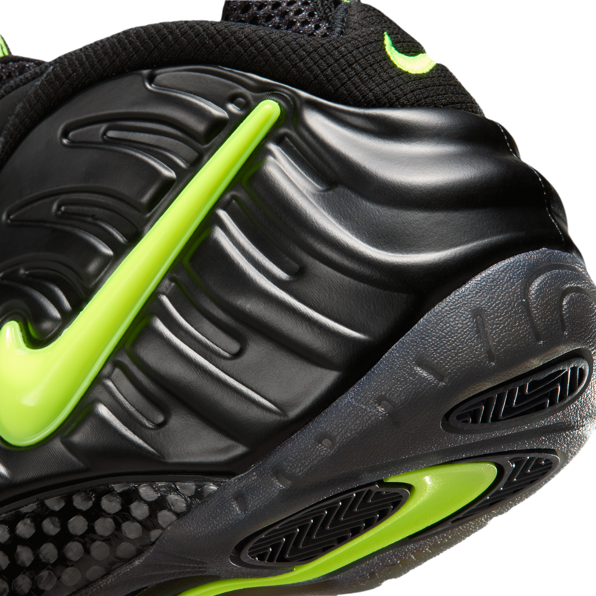 air-foamposite-pro-mens-shoes-e3WJxAKk-7.png