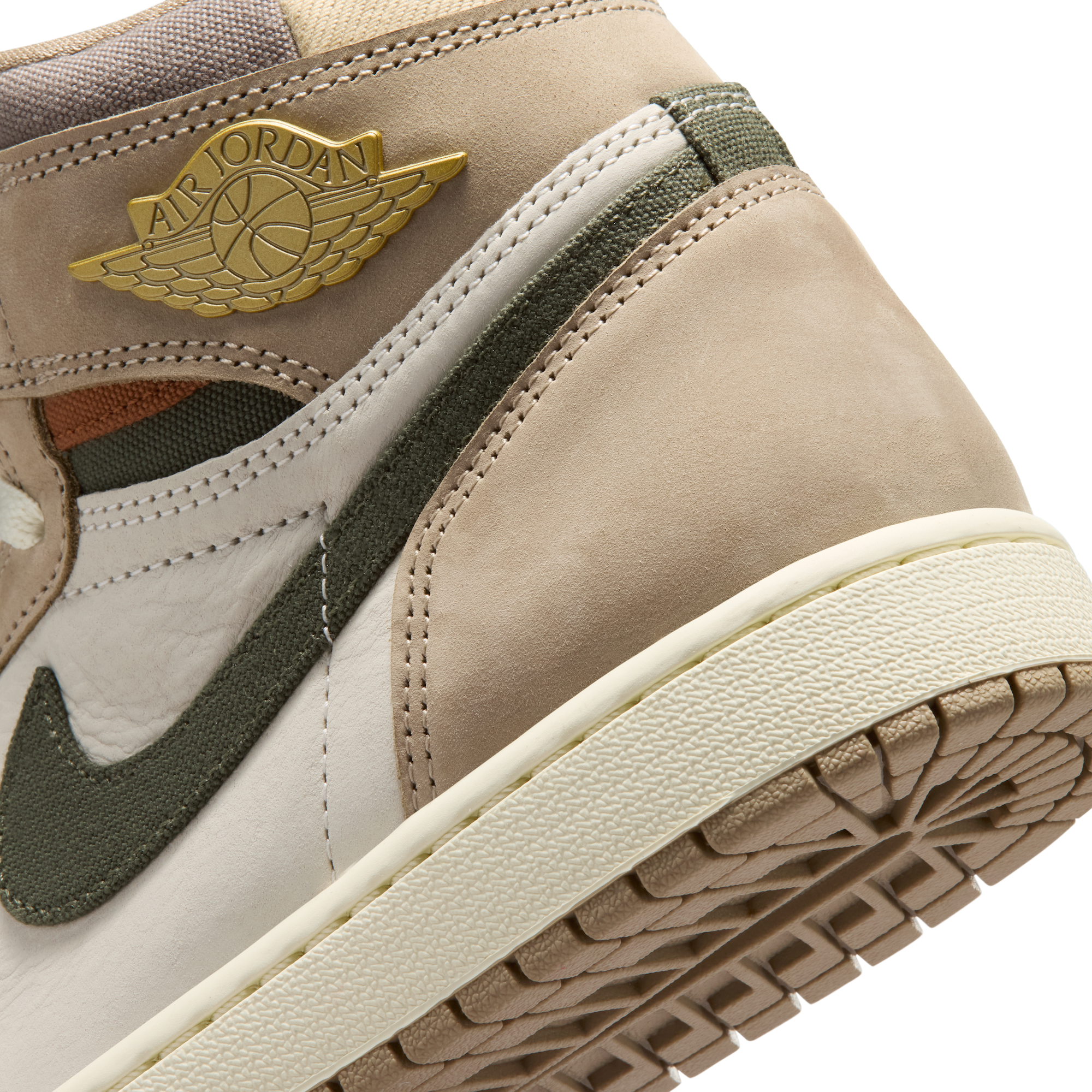 air-jordan-1-retro-high-og-womens-shoes-FO6hGtmD-7.png