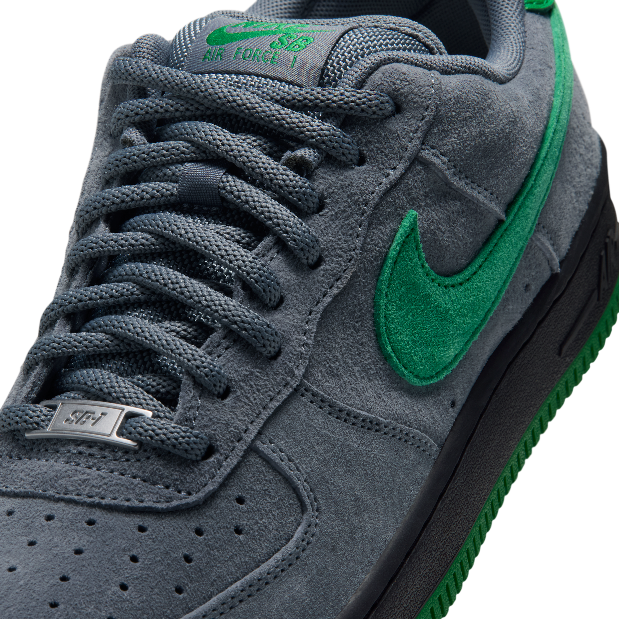 sb-air-force-1-se-skate-shoes-gyrHMsO6 (6).png
