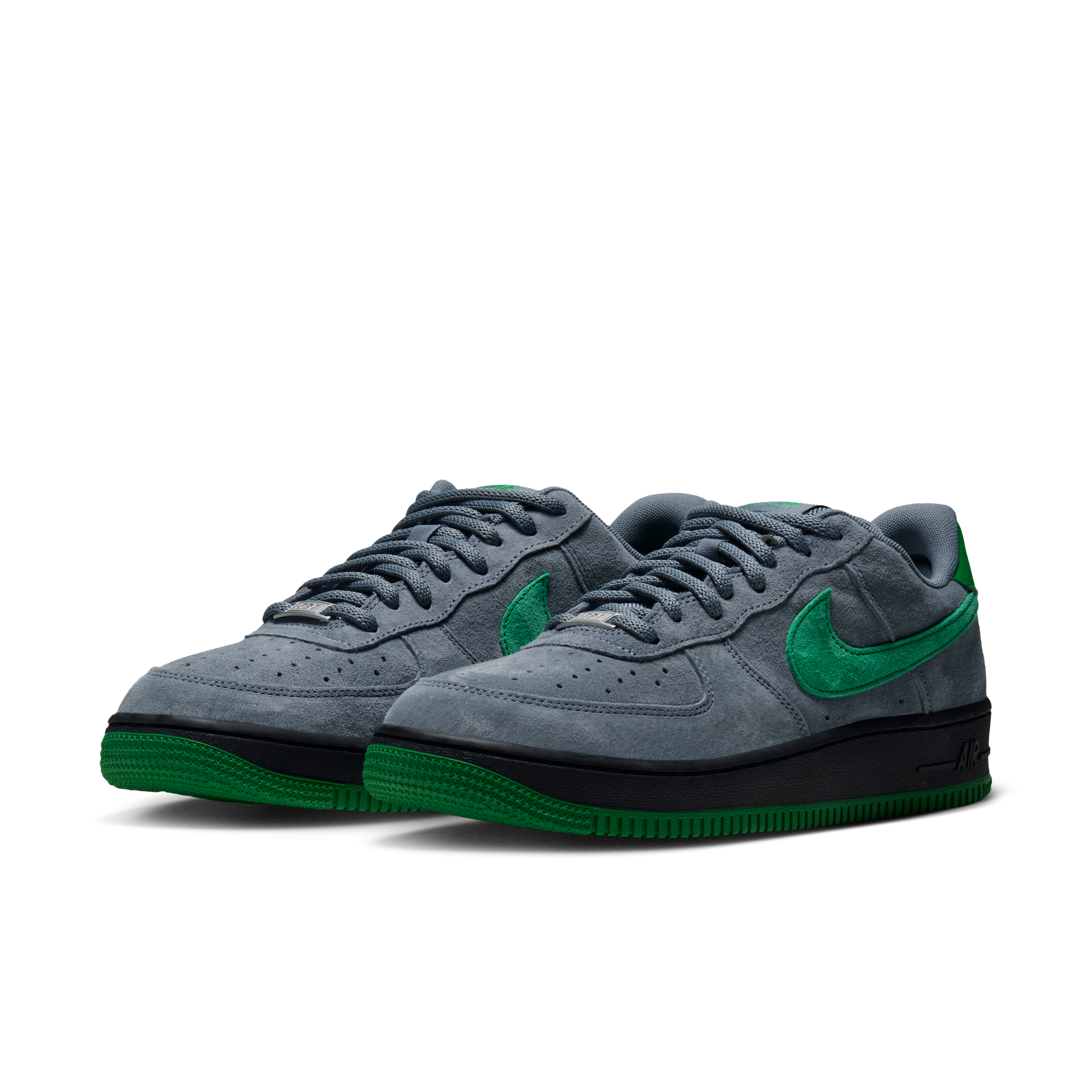 sb-air-force-1-se-skate-shoes-gyrHMsO6 (4).png