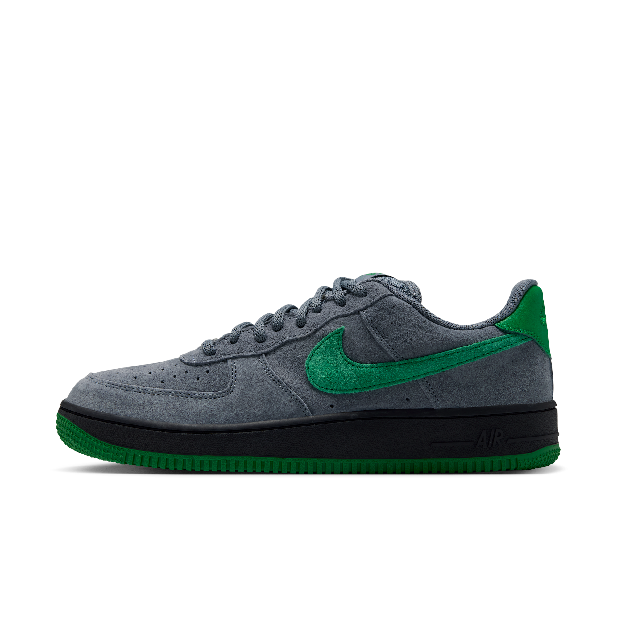 sb-air-force-1-se-skate-shoes-gyrHMsO6.png