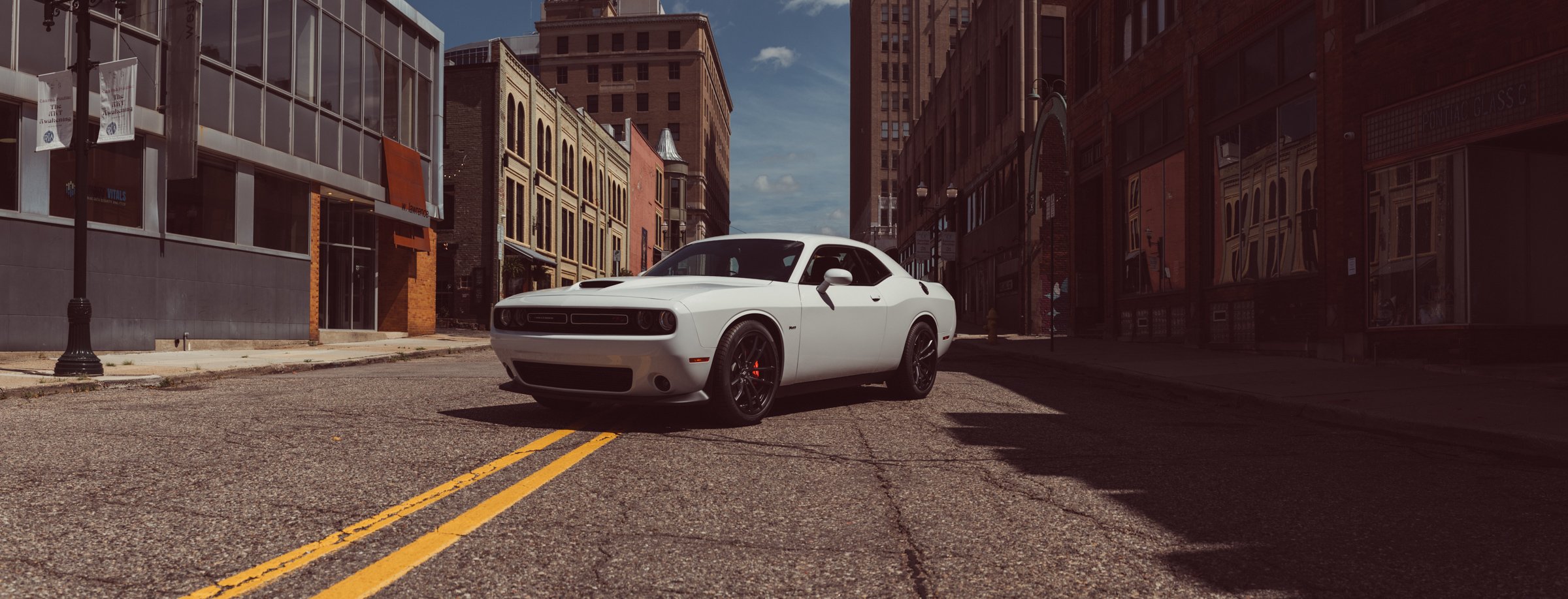 2022 Dodge_34 Front_Challenger White Knuckle_N859580-Pano.jpg