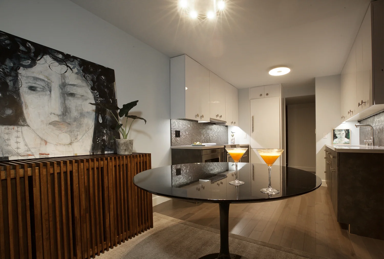 Modern Cloud Forest - Dining/Kitchen