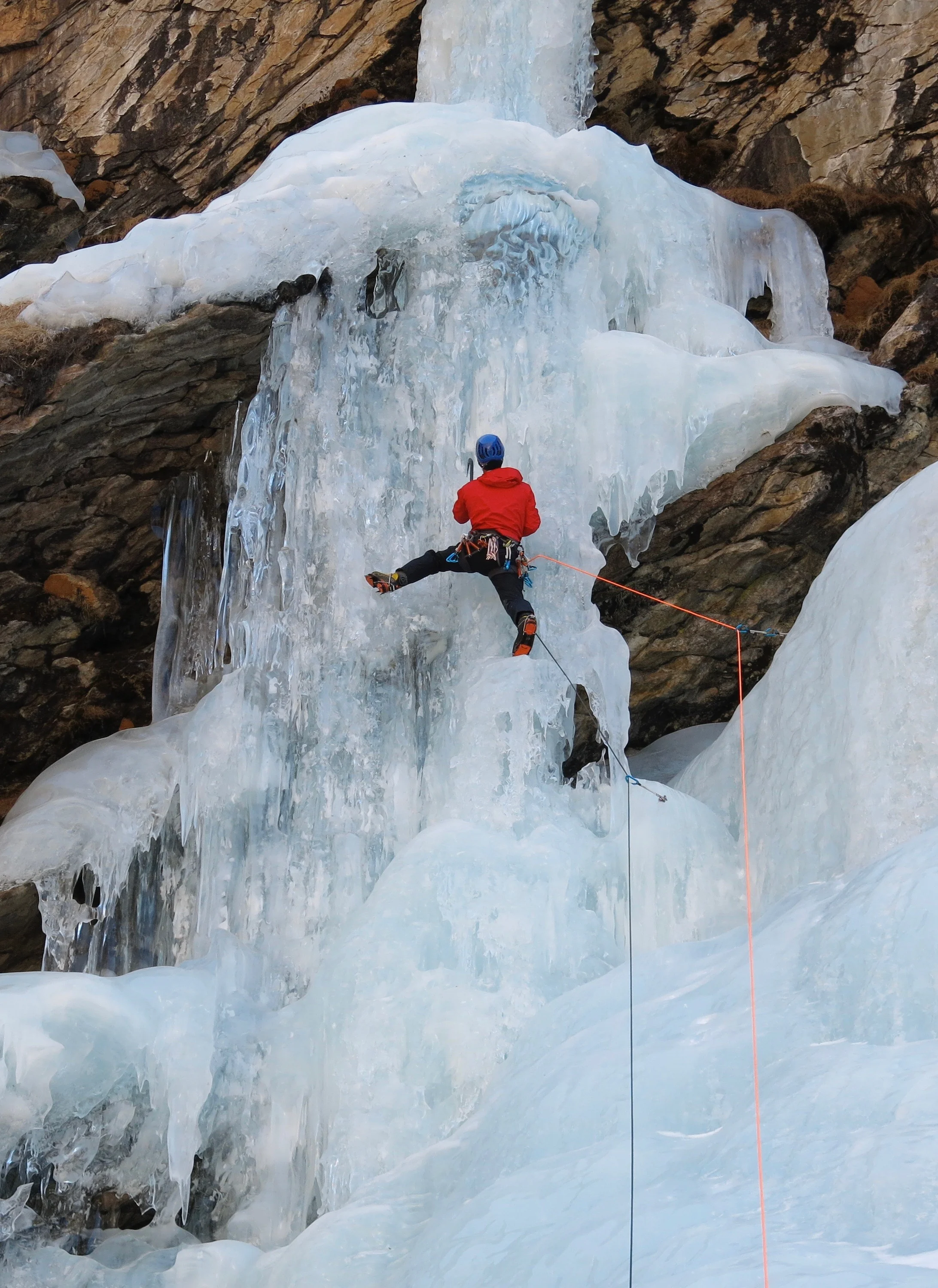 Splashdown WI 6, Rowaling. Pitch 1. First ascent in 2013 Photo: Gresham collection