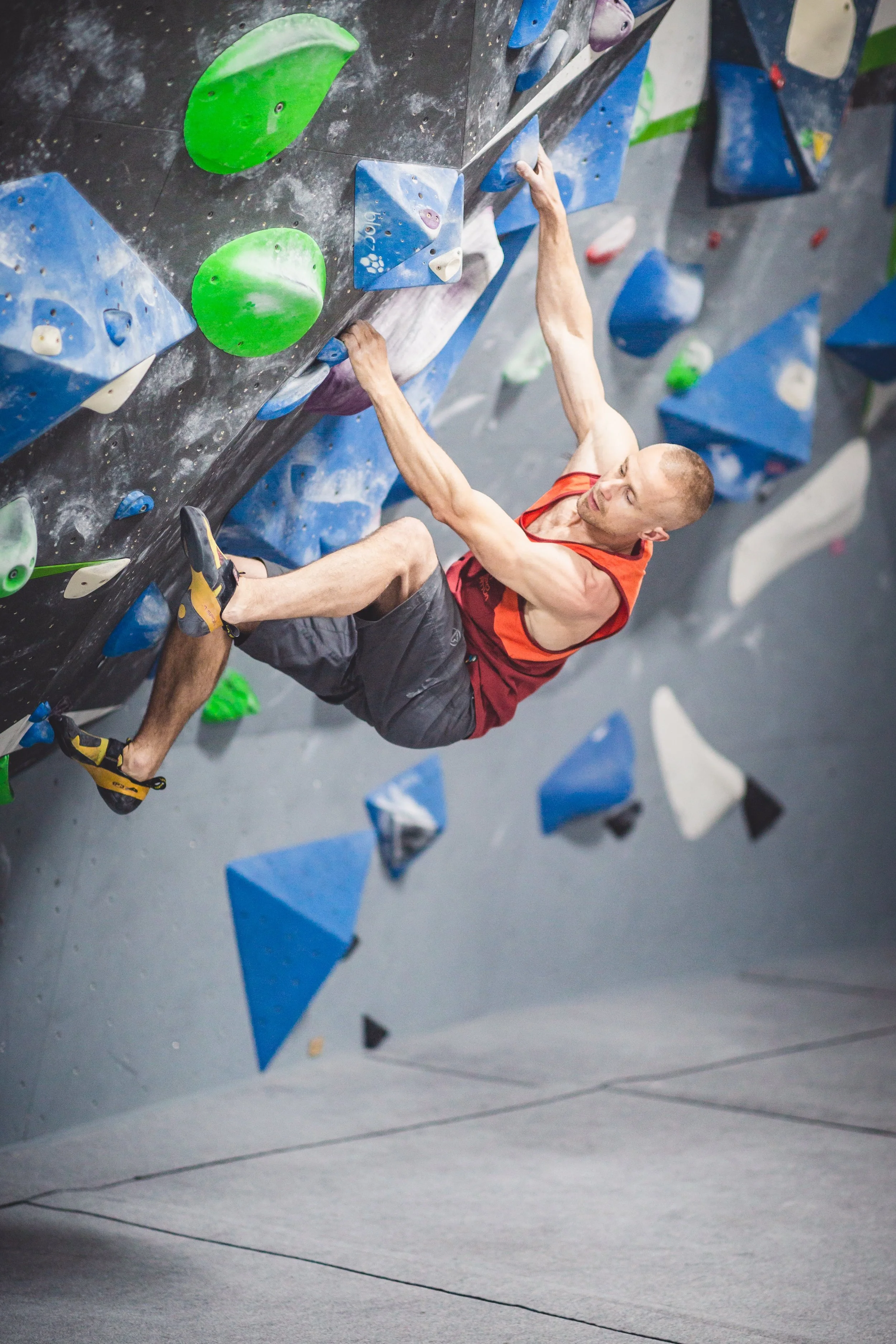 Bouldering is the most important strength training method for climbing but how hard and steep should you go, how much should you do and how should you mix in other exercises such as hang boarding? A training program from Neil will answer these key questions. Photo: Ben Grubb/Stronghold