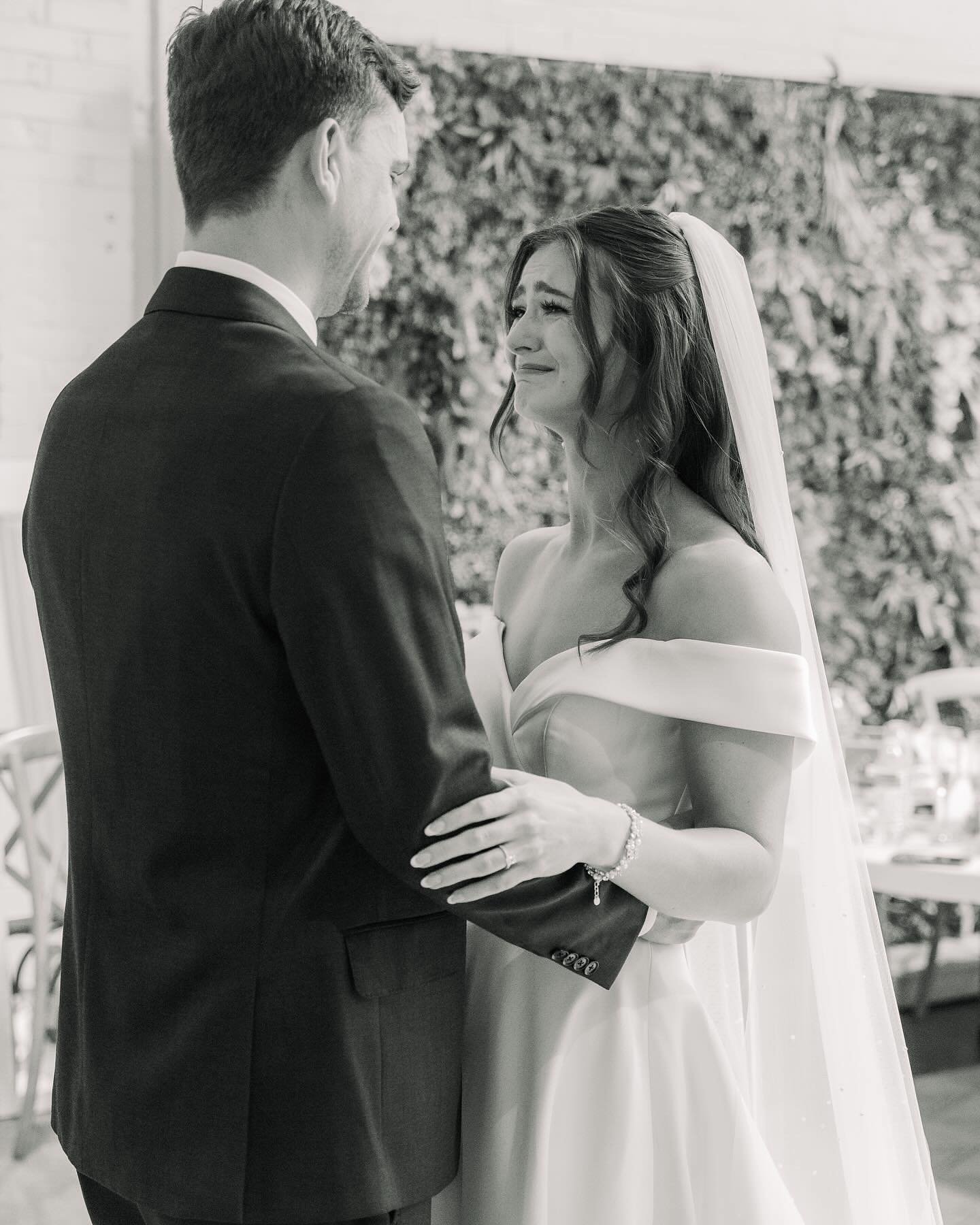 The most beautiful first look&hellip;. 🩷 As soon as Ryan saw his bride there were ZERO dry eyes in the room. They had a sweet moment and then he opened a small box that caught @gabbi.clinch so off guard, and he gifted her a GORGEOUS necklace that sh