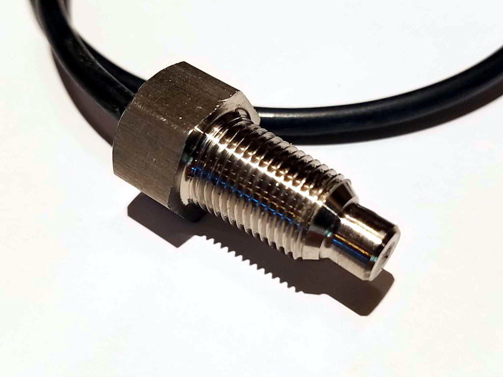 linear_temp_sensor_3quarter_close_1024.jpg