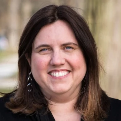 JENNIFER MEADE , LCSW Jennifer Meade is a Licensed Clinical Social Worker, educator and writer with over 16 years of experience working with youth and families. She works at the University of Chicago School of Social Service Administration (SSA) as Director of School Social Work and as an adjunct lecturer. In her roles at SSA she is privileged to educate and mentor the next generation of school social workers, which is how she became connected to Susan Klumpner, founder and director of The ACE Project. Jenny is passionate about empowering children, families and communities and thrilled to be a member of the Board of Directors since The ACE Project’s inception.