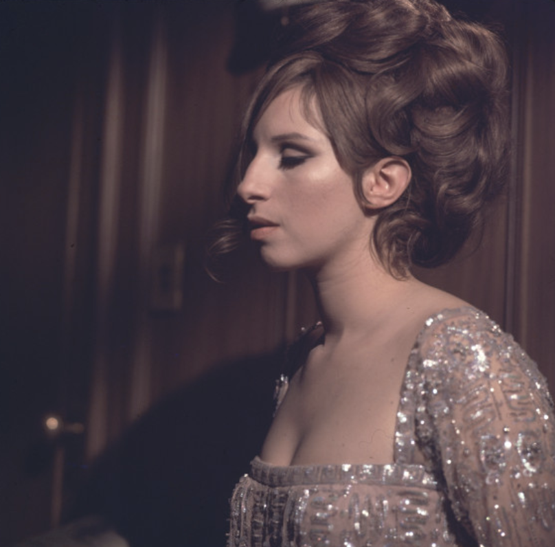 "People...people who need people...are the LUCKIEST PEOPLE...in the world..." I mean, BABS! That smoky cat eye! LOVE!