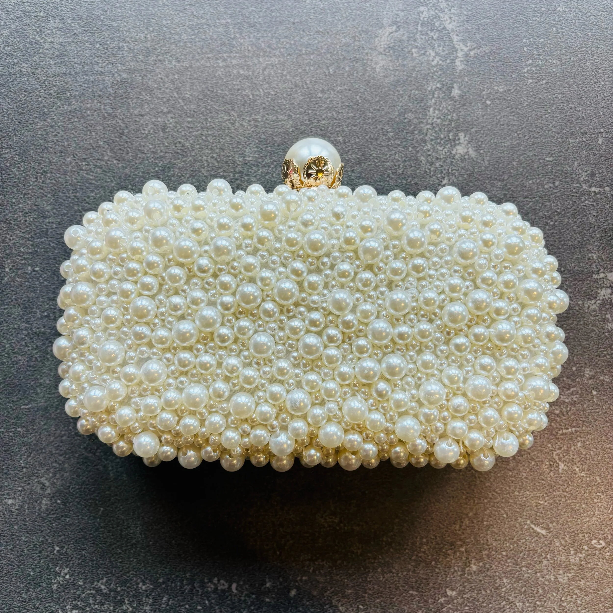 D5F96D12-950C-496E-B063-5AA8E32F4AA6