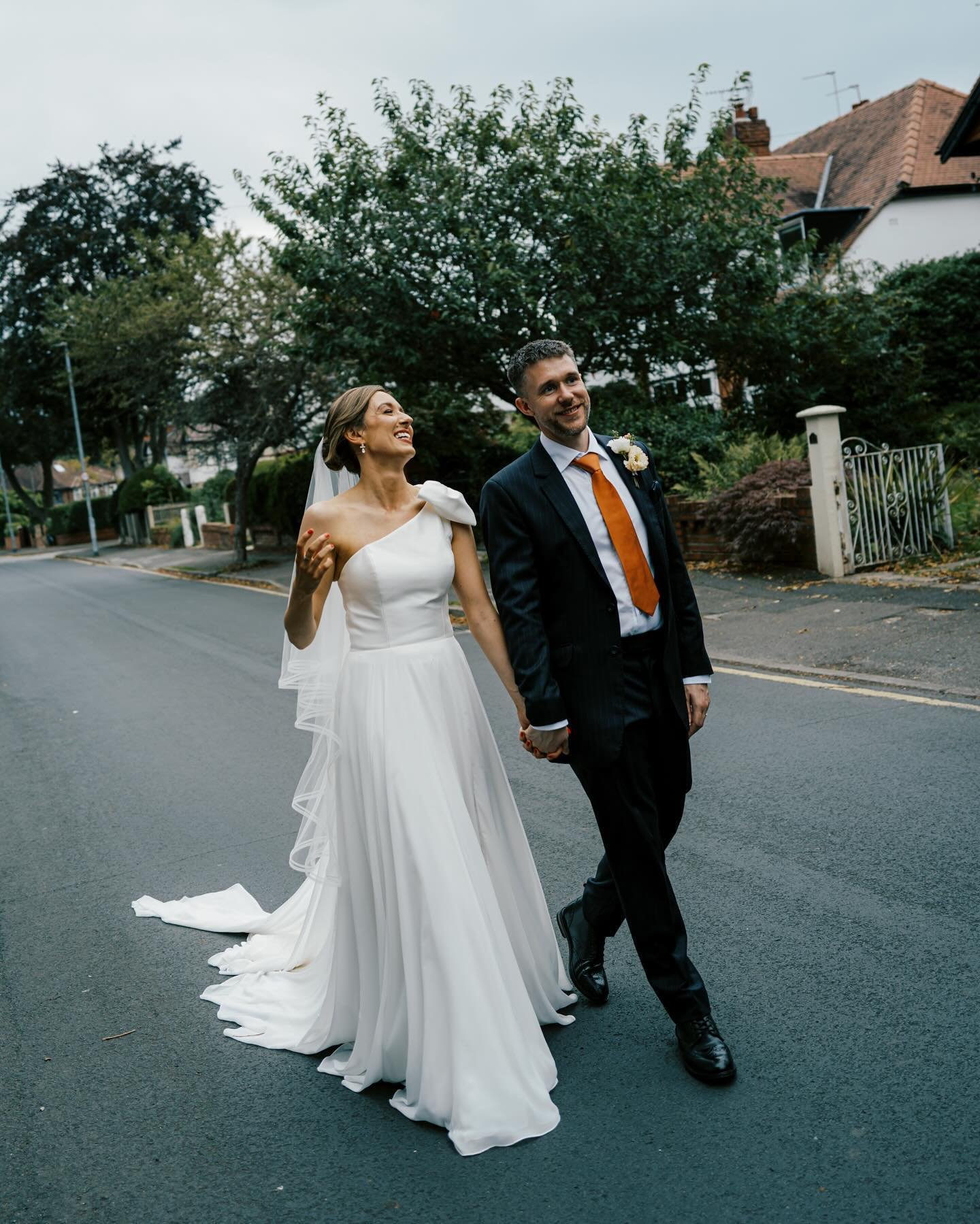 A moment for my dreamy wedding dress, shoes and of course my dreamy husband! Hope you don&rsquo;t mind me sharing some wedding spam but it would be a CRIME not share my outfit on my styling page wouldn&rsquo;t it 🤣❤️ It really was the best day ever 