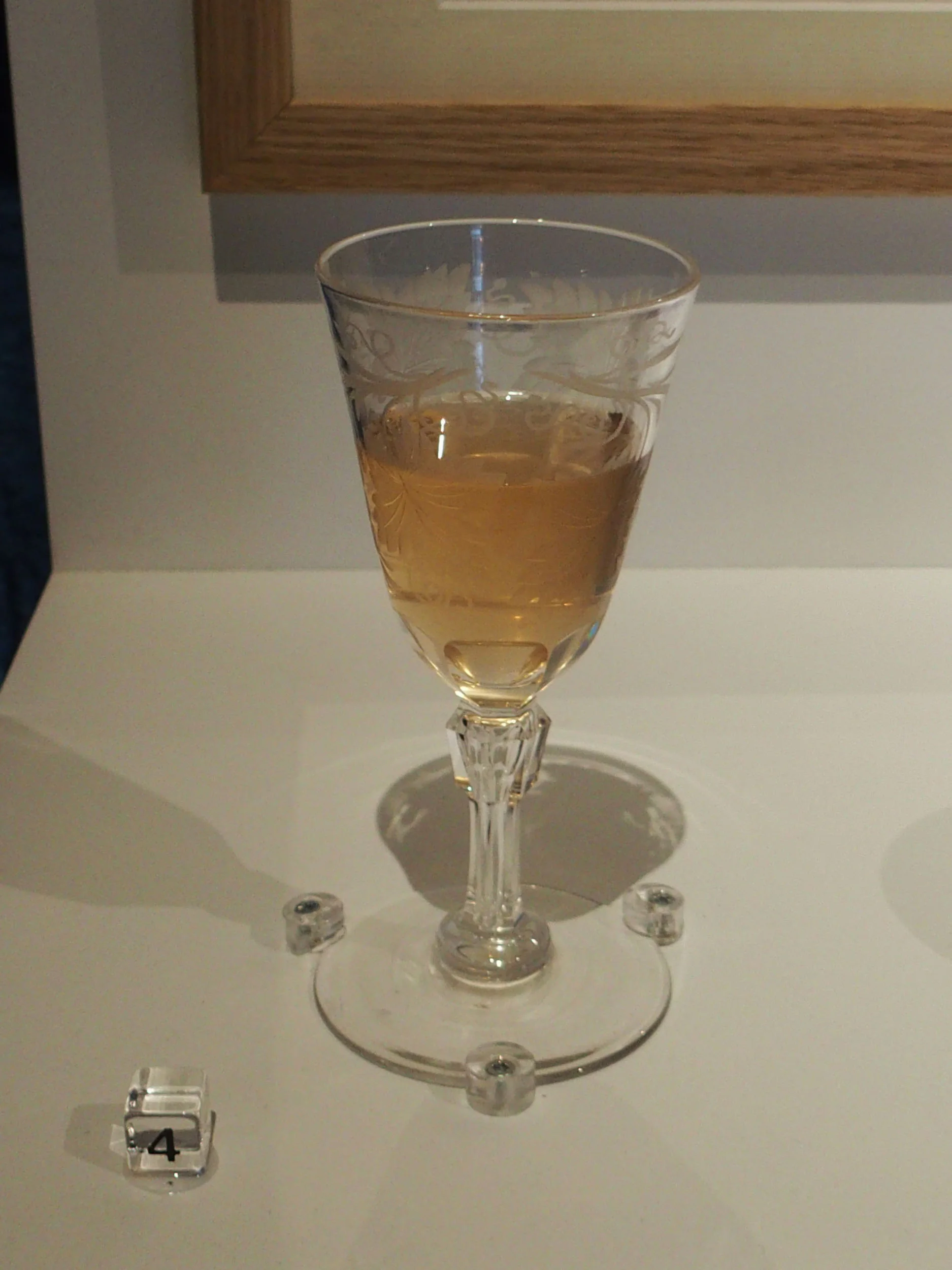 Image 4: Viola Odorata installation - violet syrup smell sample