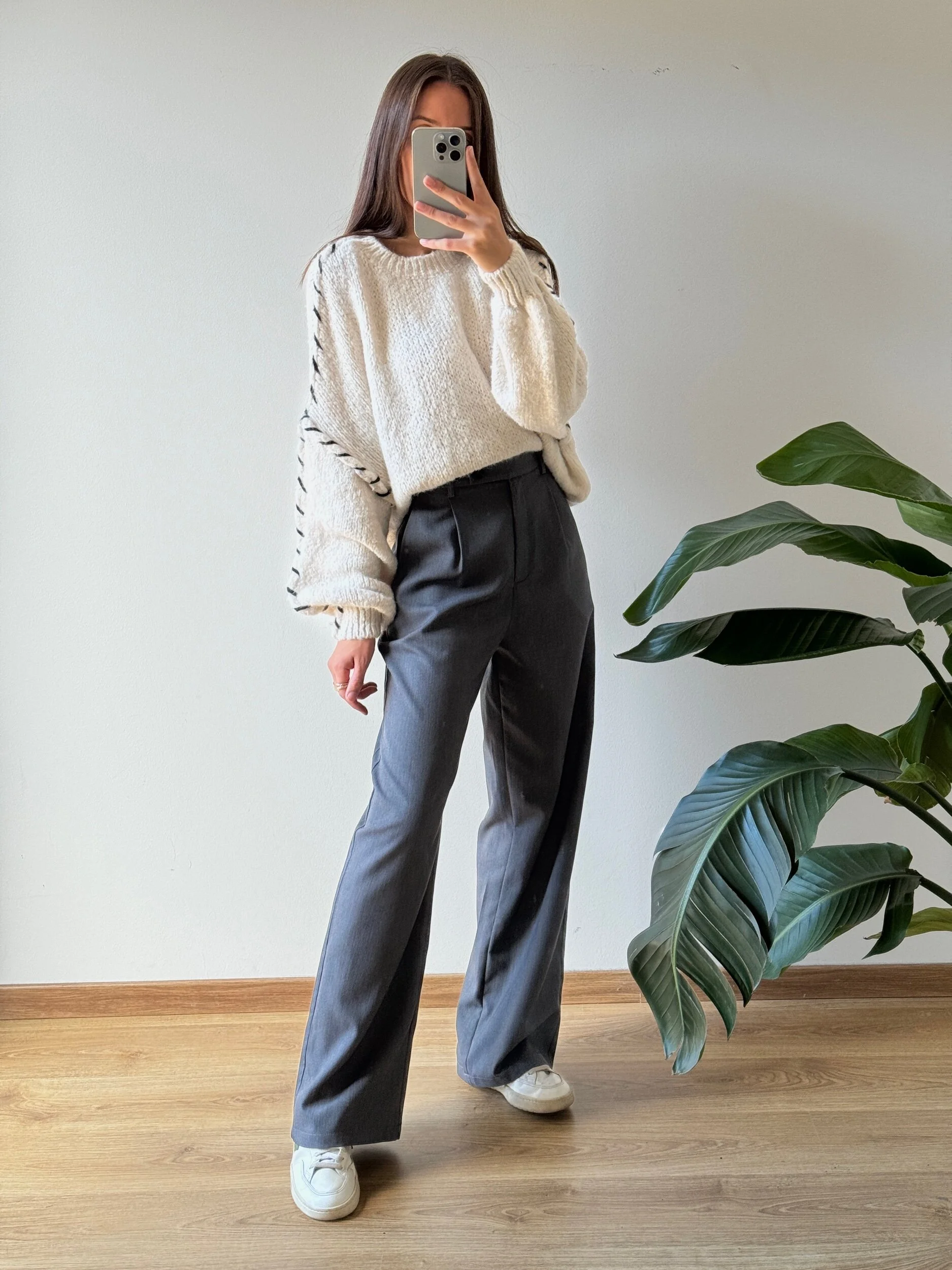 D2ED29AB-FA59-493E-BFC6-24CB1CB20616