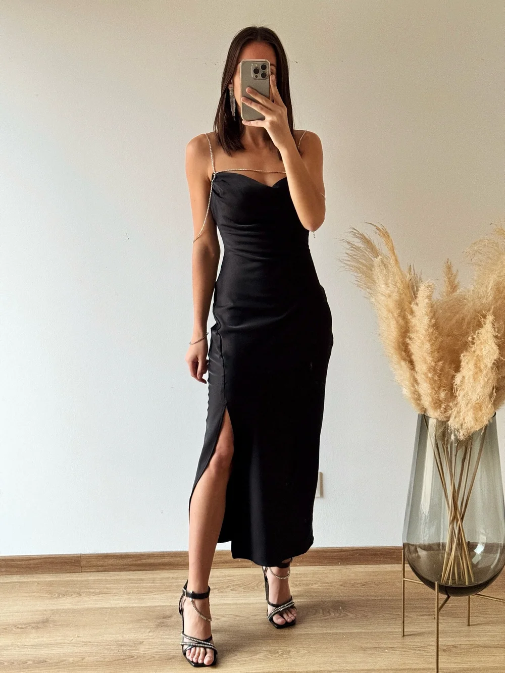 Robe longue noir a strass Les vetements branches de Paris