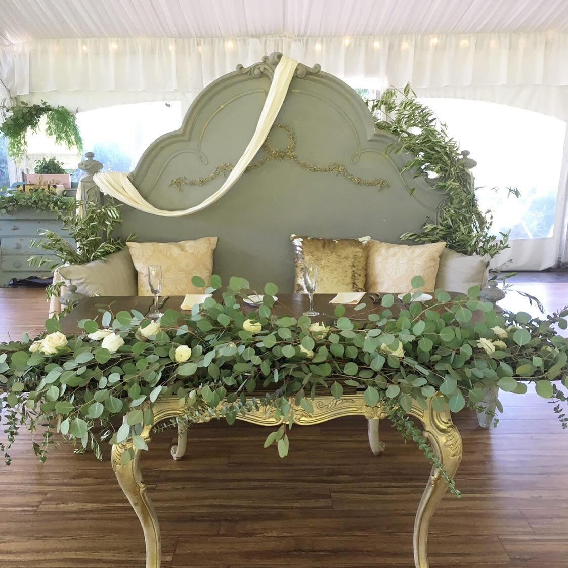 Sweetheart tables are photographed at very emotional points of the wedding. Make yours stand out!! #sweethearttable #tablefortwo #weddingrentals #weddinginspiration #weddingdecor #weddingflowers #doyou #weddingreceptionideas #weddingrentals