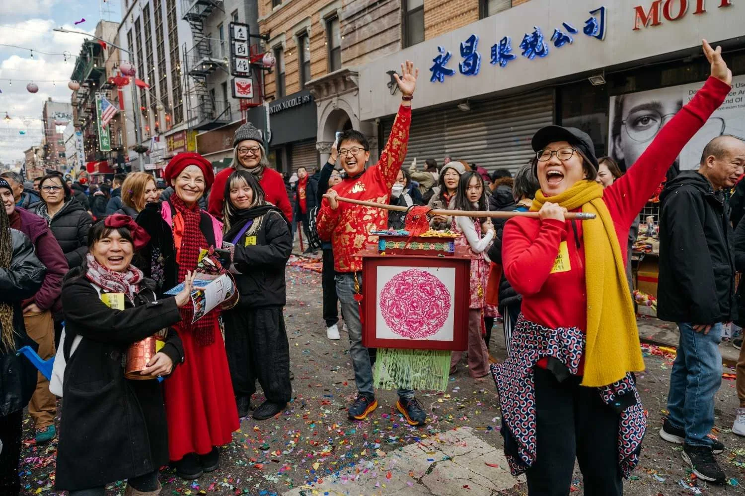 LNY Day 1: Lantern Reveal 農曆初一：燈籠落成揭幕