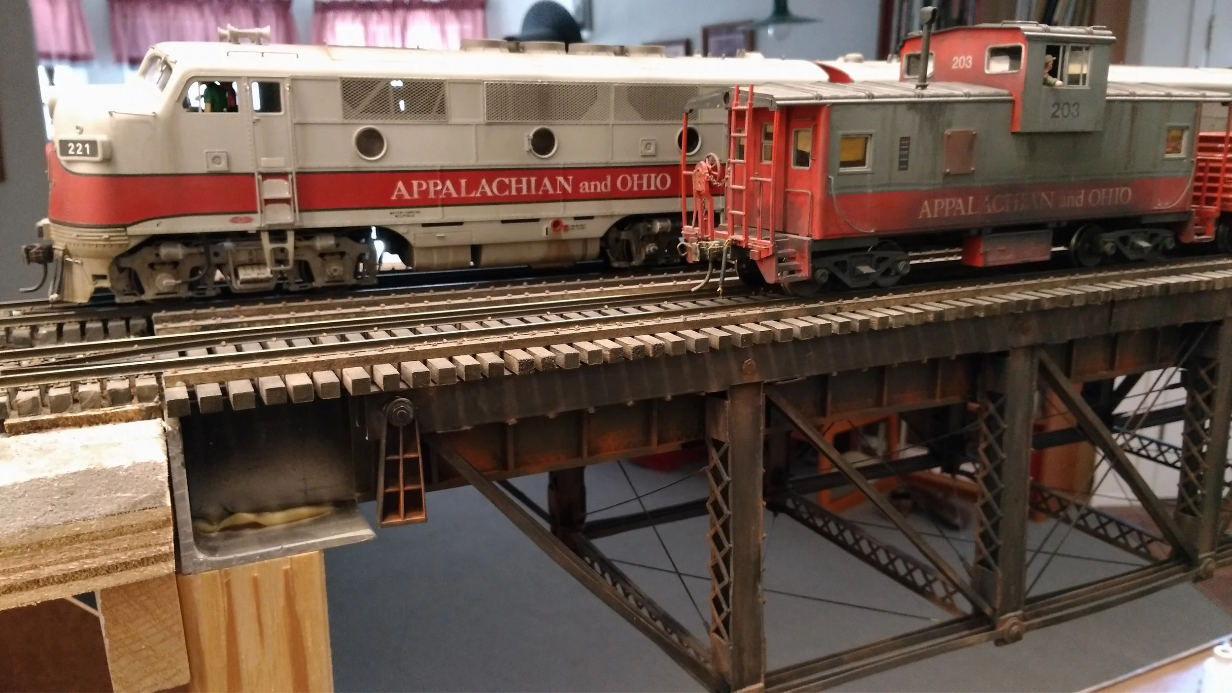 Our F's step foot into Ohio as they leave The Bridge. Vince's girder detail is sure to burn plenty of pixels.