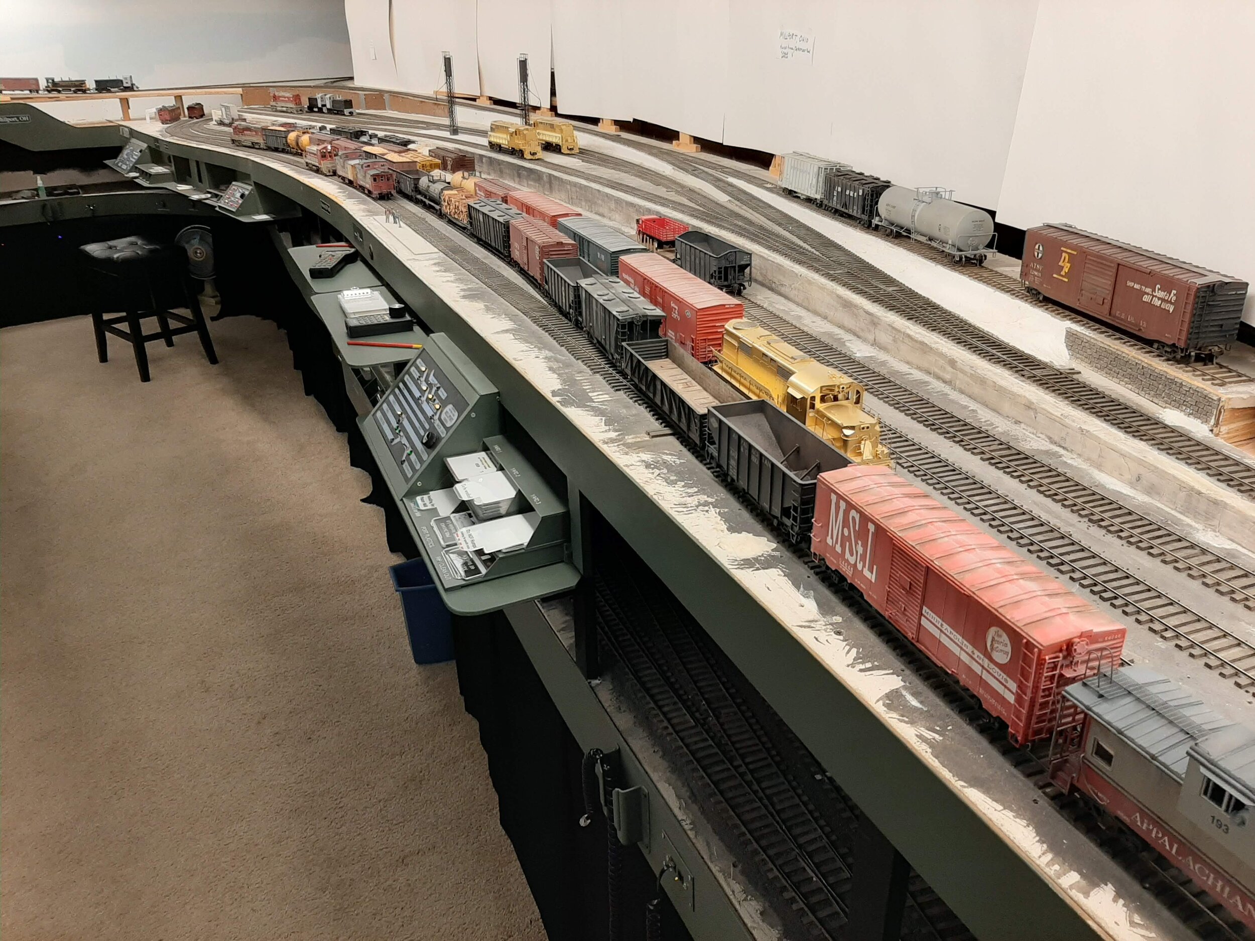  Some photos to flesh out Millport operator positions (can’t wait for the structures to arrive).  #262 has arrived and sits on the Thru track. Behind on Yard 1 is it’s opposite train, #261, running late, but ready to depart. The panel shelves and pul
