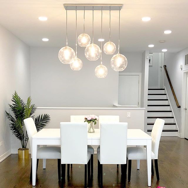 I will forever love this @westelm chandelier in this dining space 😍