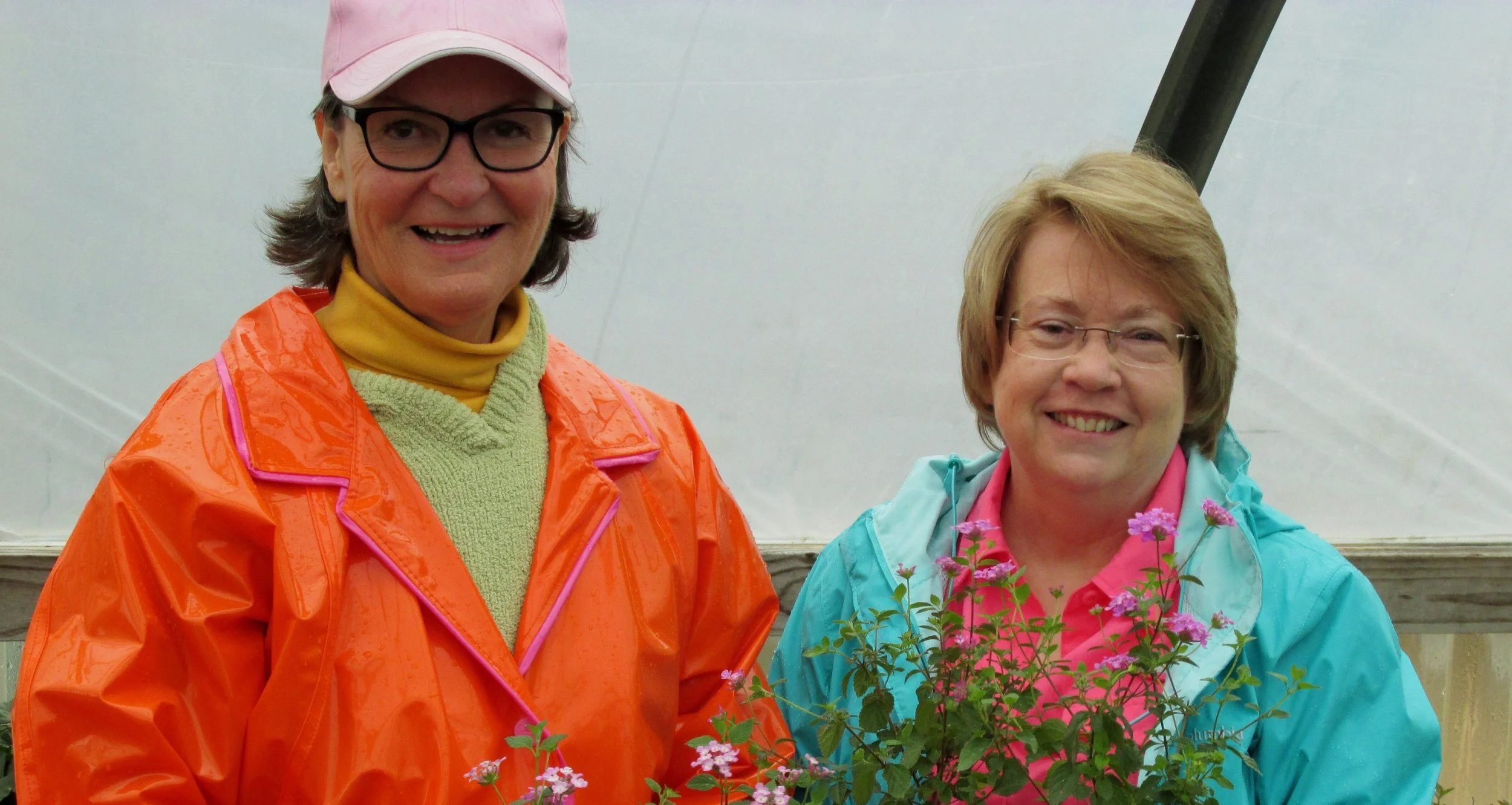 Debbie and Dee in GH 1.JPG