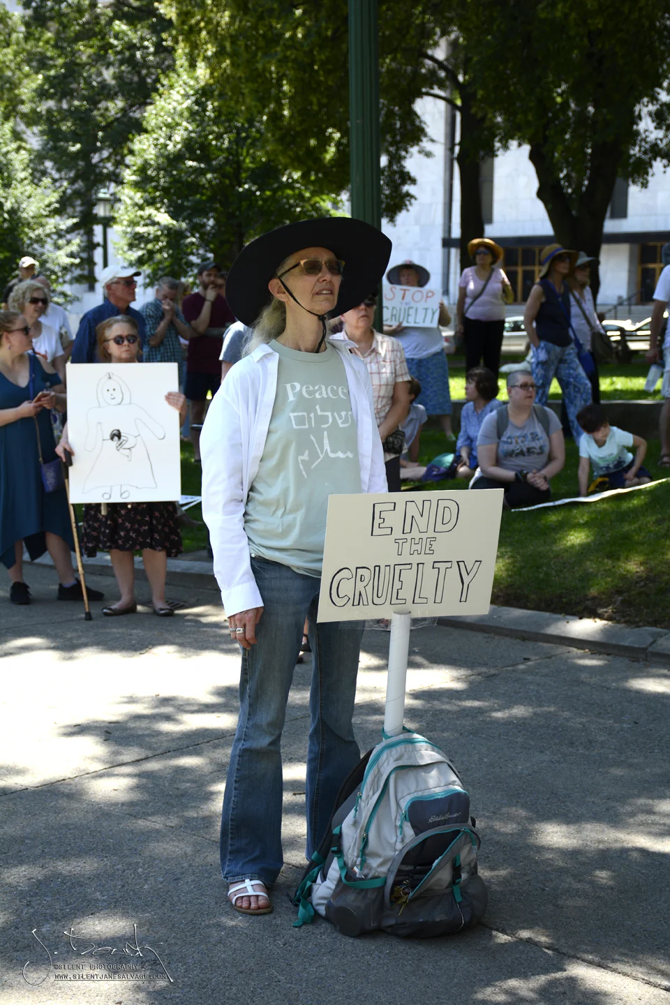 Crowd 1192 sm.jpg