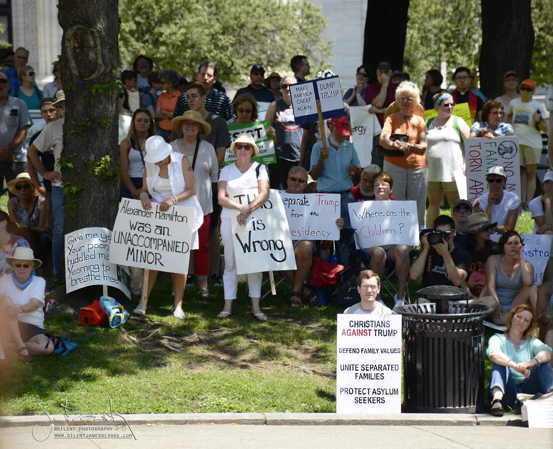 Crowd 1137 sm.jpg