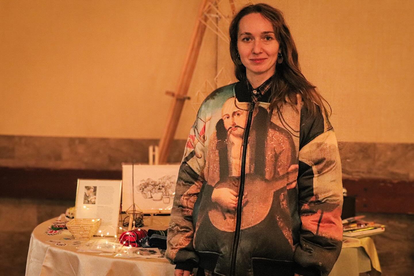 The artist and the art 🖼️ 
I came prepared for my folk icons painting workshop wearing the jacket with a print of the most incredible folk icon itself &laquo;&nbsp;Kozak Mamai&nbsp;&raquo;

Thanks for the photo @disforshot Daria Kolotusha