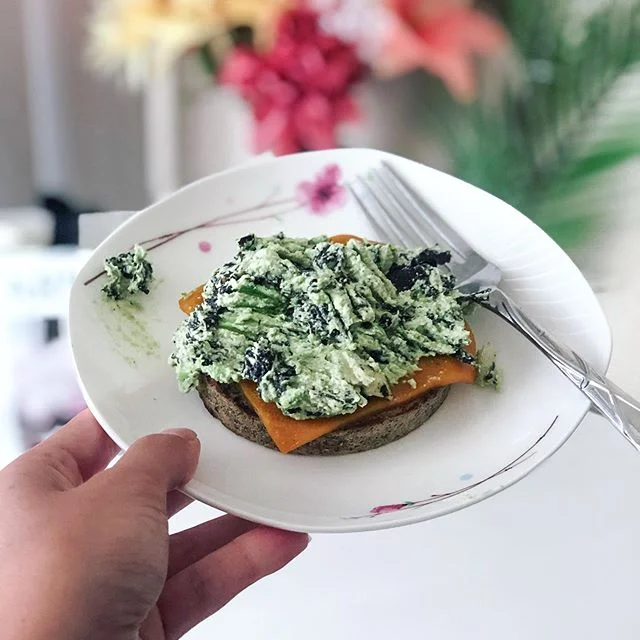 This dip I made is amazing! Okay so first off I made a plant based burger in my toaster oven and topped it with @parmelacreamery sliced cheese. Then, backstory: I am in love with Mayo by @sirkensingtons but their avocado vegan mayo is so hard to find