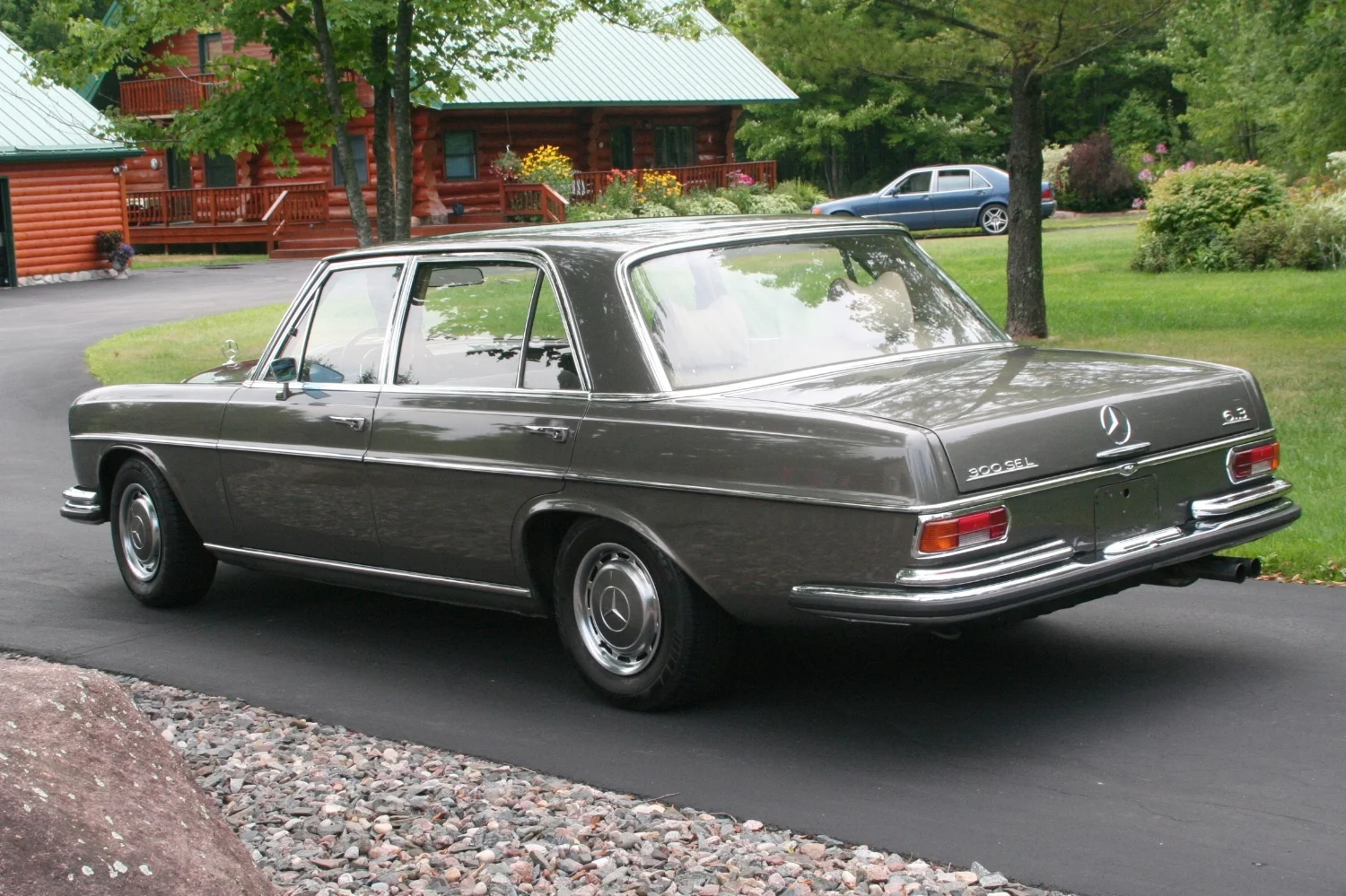 VIN4047 300SEL 6.3 22.jpg