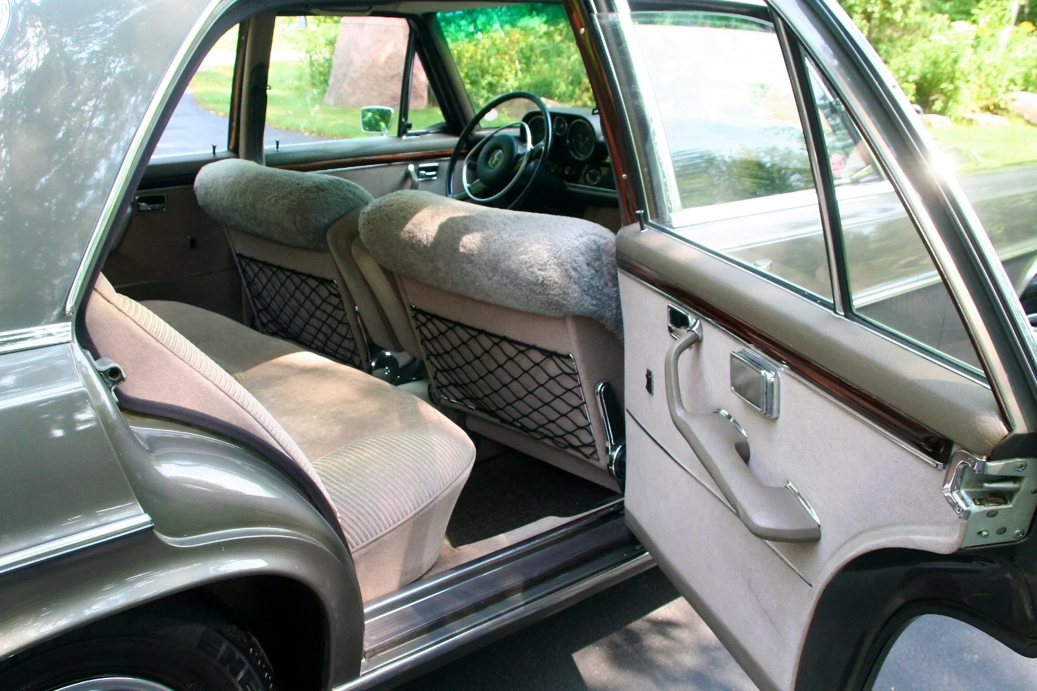 VIN4047 300SEL 6.3 9.jpg